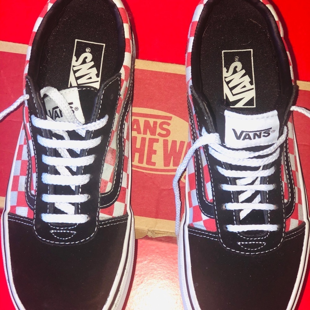 Vans Men’s Ward Low Top Sneaker